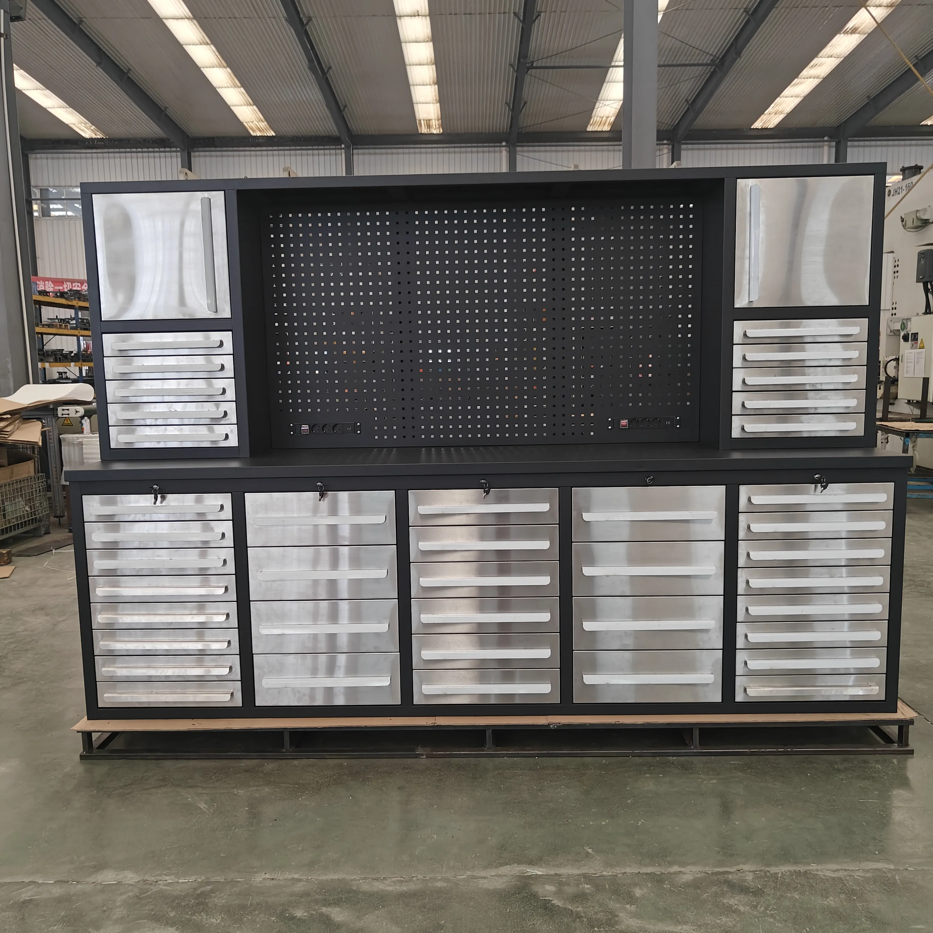 ຄຸນລັກສະນະຂອງ Workbench Multi-Drawer-multIntal ແມ່ນຫຍັງ?