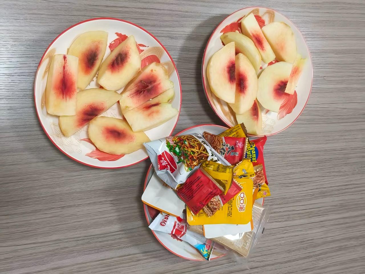 ການປິ່ນປົວເພື່ອນຮ່ວມງານຂອງເພື່ອນຮ່ວມງານ Warms Winds Withs ຢູ່ Cyjy